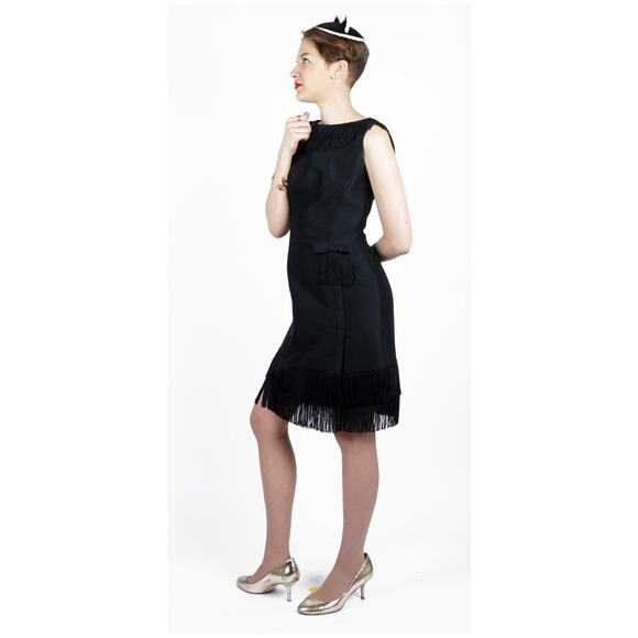 Vintage 60's Mod Black Sleeveless Dress w Fringed Collar & High Side Slit | S/M - Picture 2 of 6